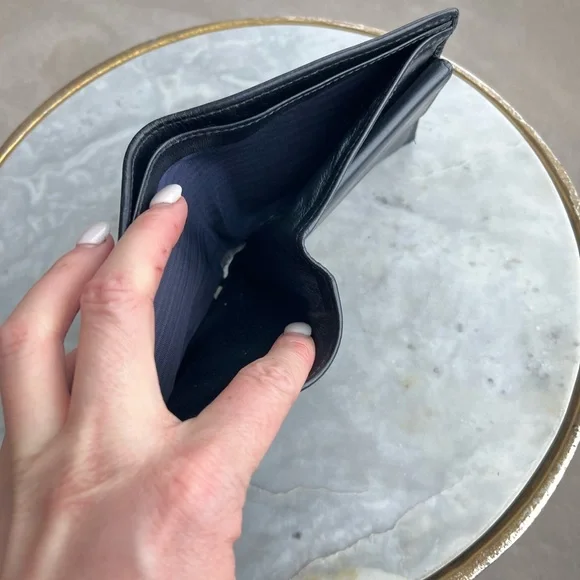 GUCCI Guccissima Supreme Navy & Red Leather Flap Wallet 237359-486430 - Picture 7 of 16